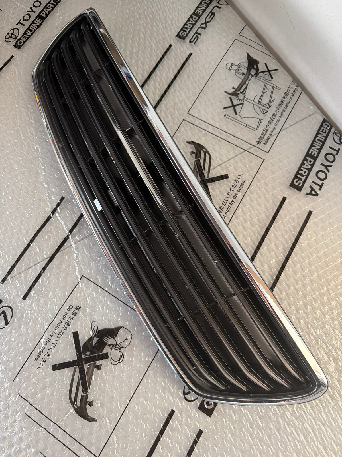 TOYOTA JZX100 MARK II GRILLE (OEM)