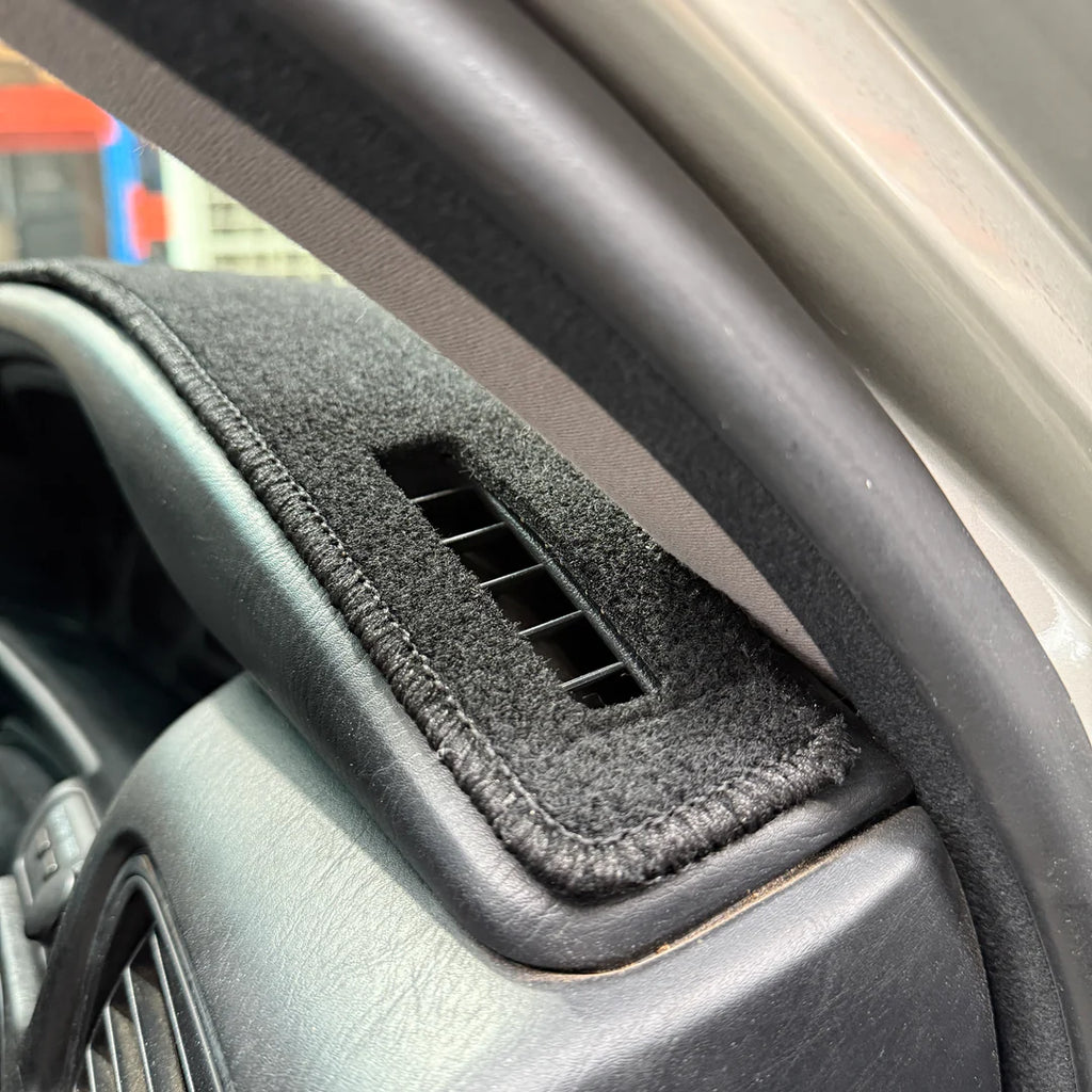 CROWN 170 SERIES DASH MAT('99-'02)