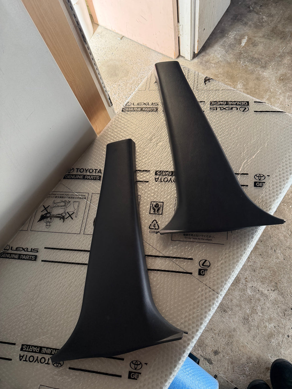 TOYOTA JZX100 CENTRE PILLAR TRIMS (OEM)