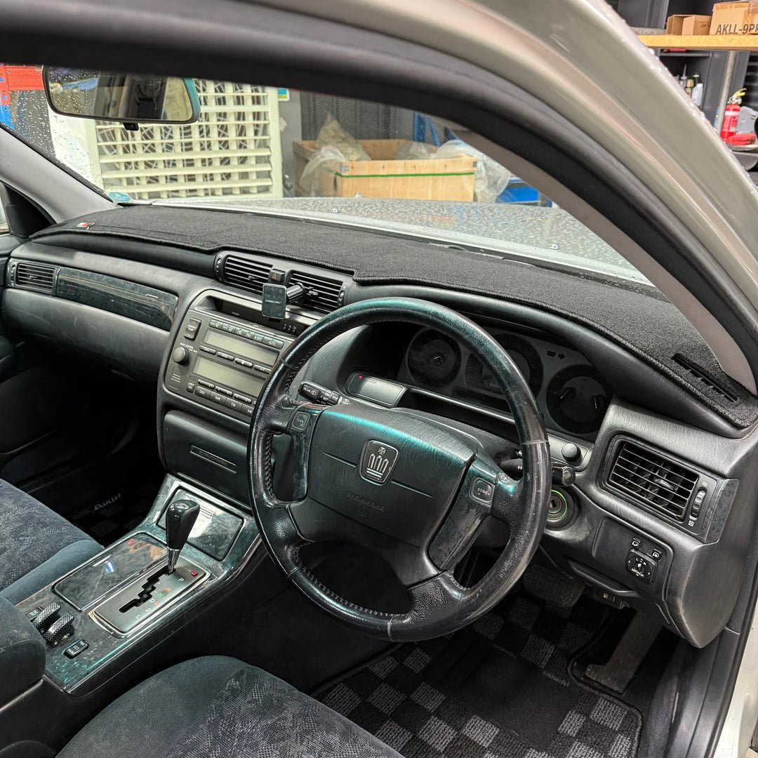 CROWN 170 SERIES DASH MAT('99-'02)
