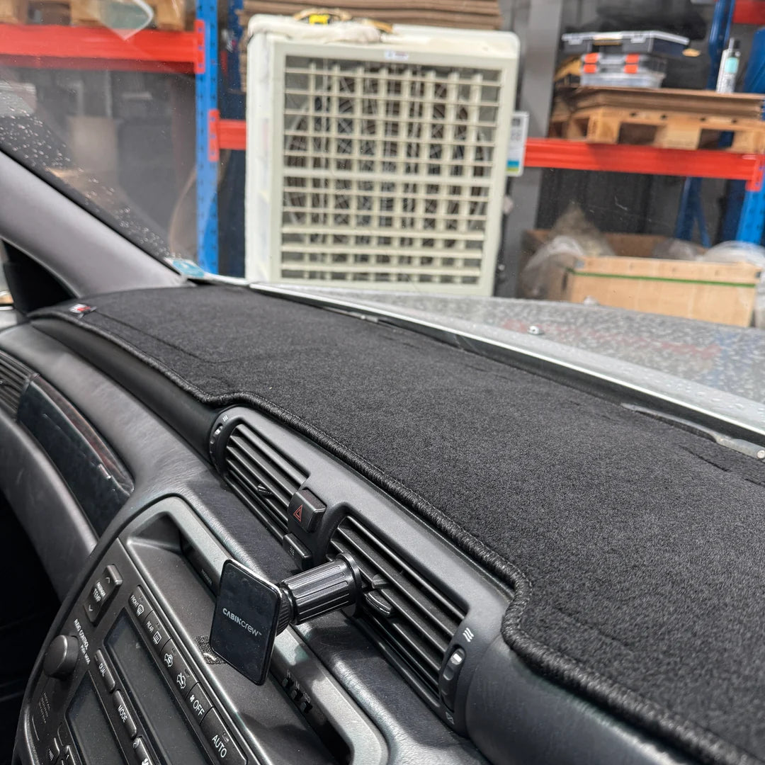 CROWN 170 SERIES DASH MAT('99-'02)