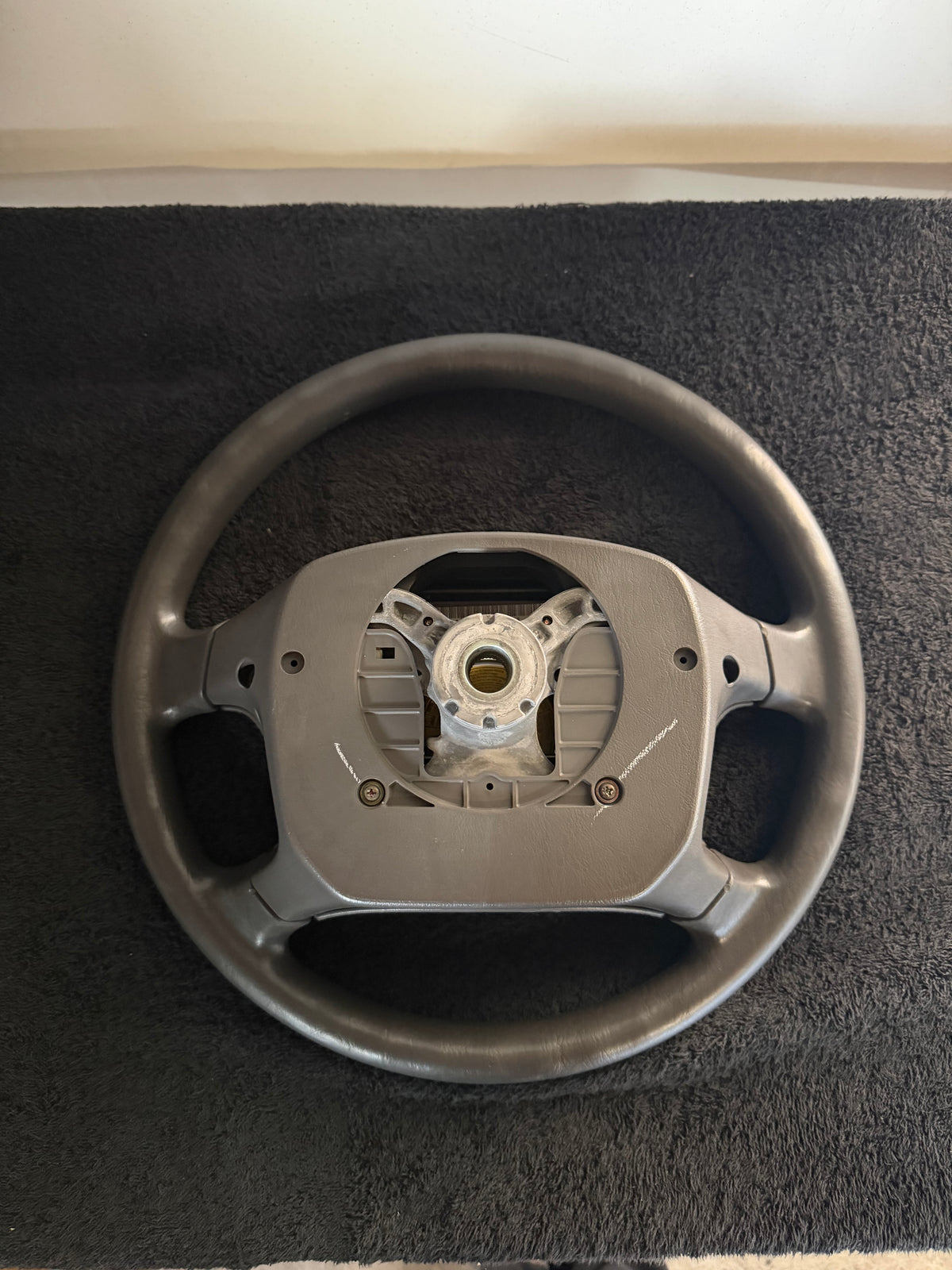 TOYOTA JZX100 4 SPOKE STEERING WHEEL (OEM)