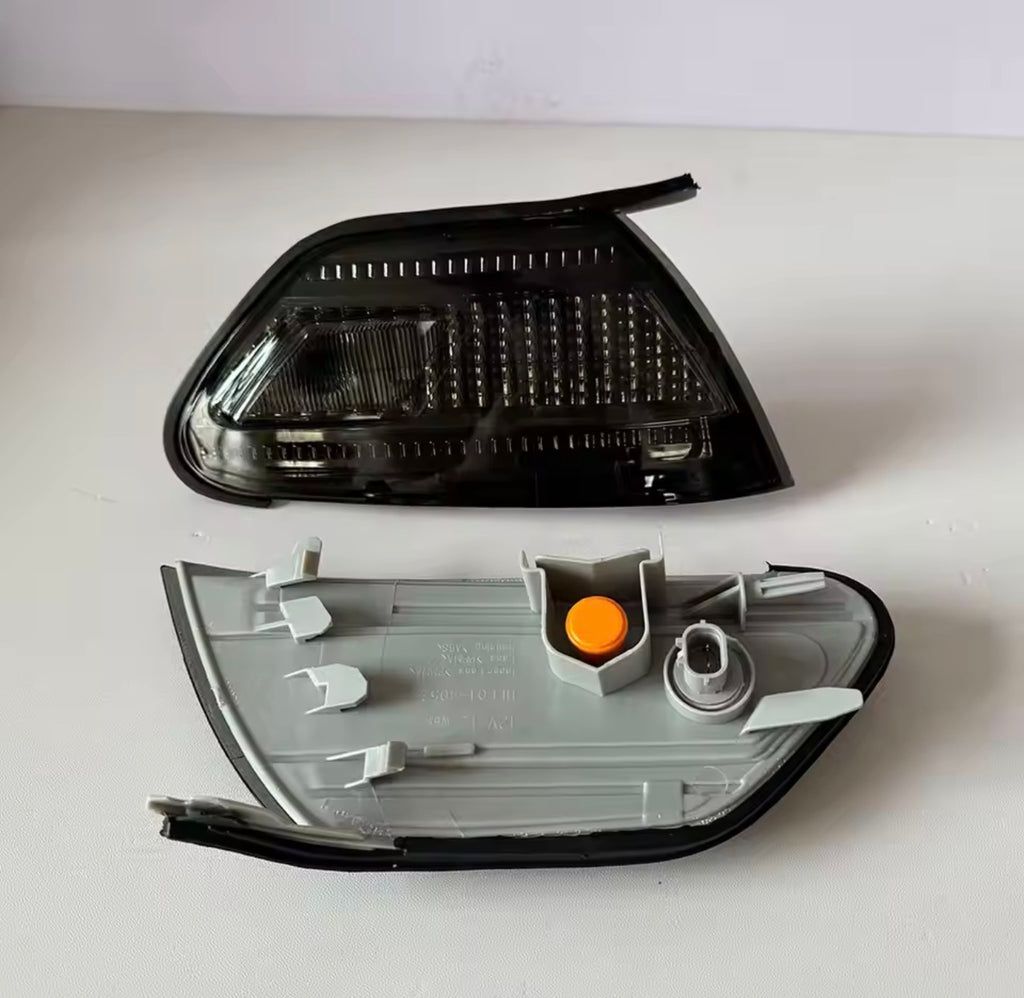 Toyota Mark II Corner Lights